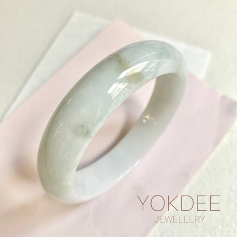 58.1mm A-Grade Natural White Green Modern Round Bangle No. 600145