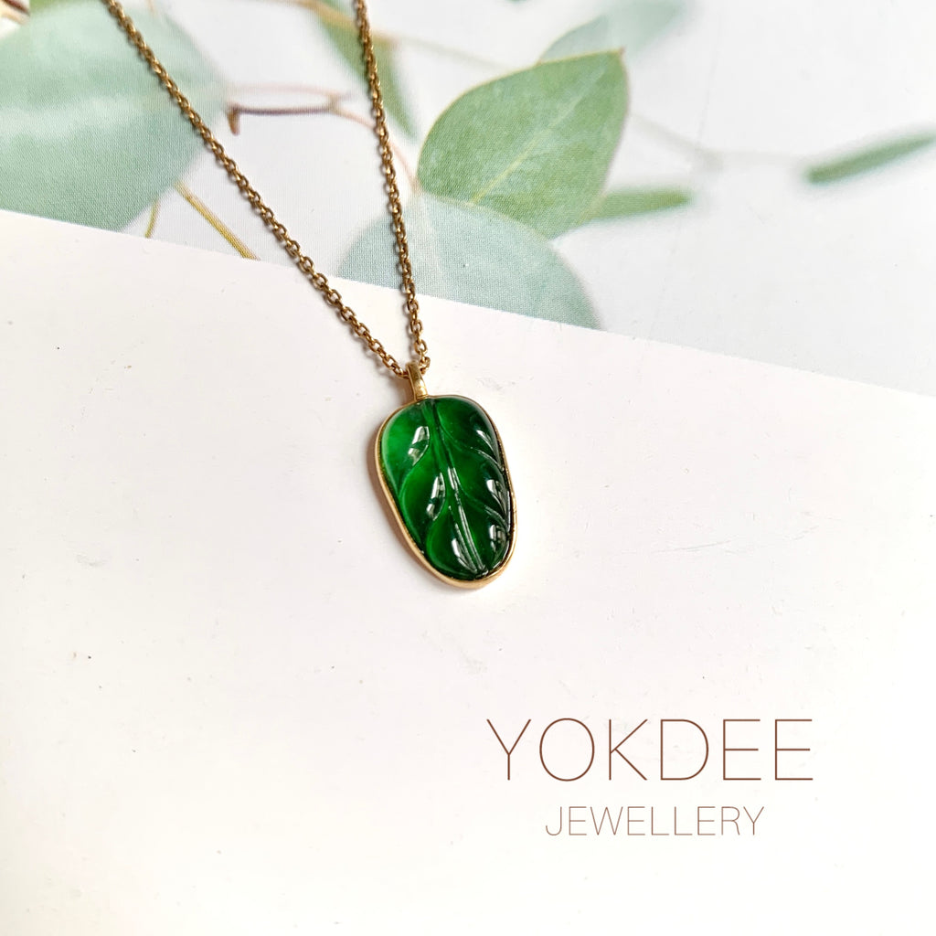 Icy A-Grade Jadeite Imperial Green Jadeite Leaf Pendant No.172565