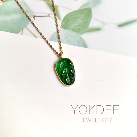 Icy A-Grade Jadeite Imperial Green Jadeite Leaf Pendant No.172565